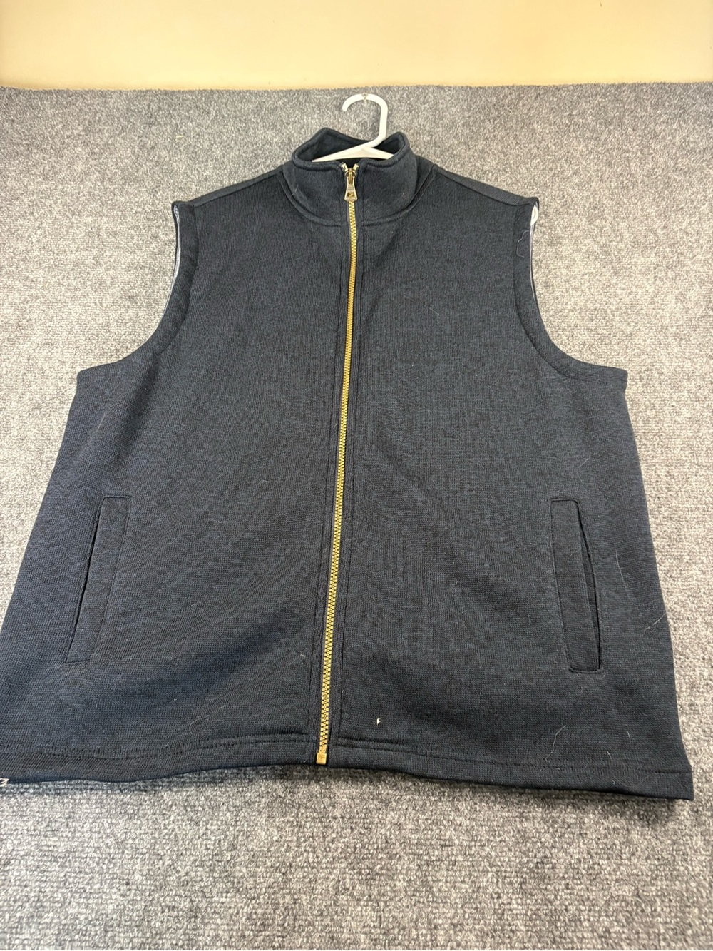 Men's Zip-Up Vest - size medium